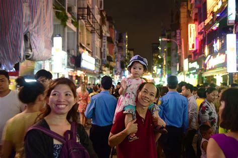 [Photos] Bui Vien Walking Street Makes Its Debut - Saigoneer