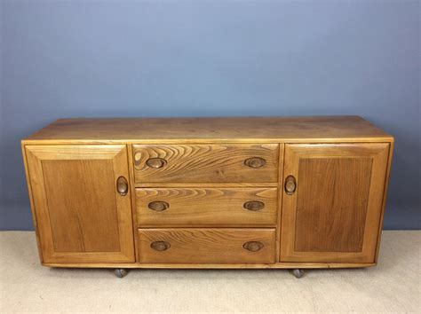 Antiques Atlas - Ercol Windsor Sideboard, as972a134 / 100261