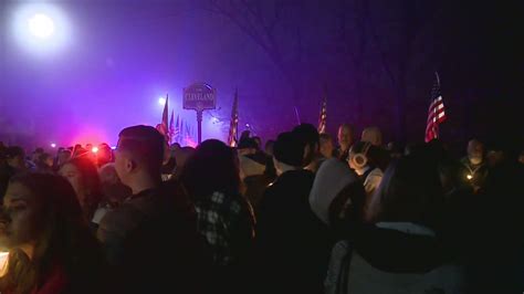 Candlelight vigil for slain Cleveland police officer Shane Bartek – Fox 8 Cleveland WJW