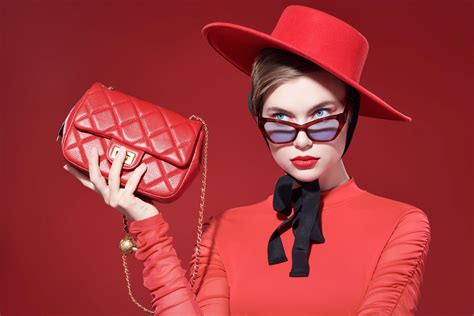 Fiery Red Dominates the Fall/Winter 2023 Handbag Trends – ATLANTIS PEOPLE