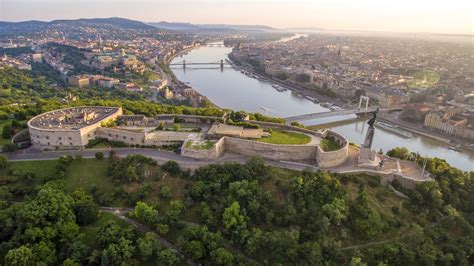 Le Mont Gellért et la Citadelle de Budapest // Guide Voyage