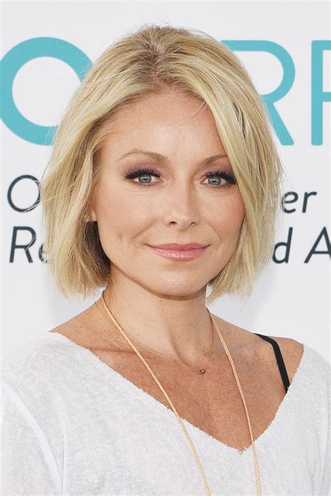 Kelly Ripa Short Hair - Wavy Haircut