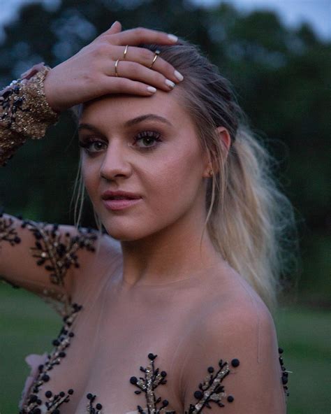 Kelsea Ballerini to Release ‘Unapologetically’ Deluxe Album | Glitter ...