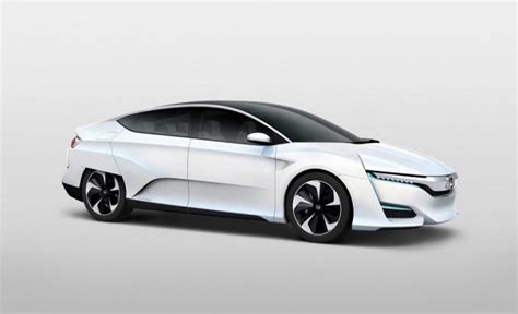 Honda readies fuel cell car for 2016 launch - car and motoring news by CompleteCar.ie