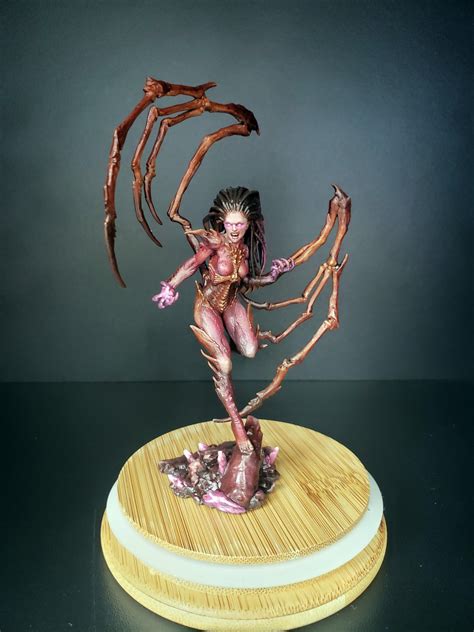 Sarah Kerrigan - Queen of Blades by Origalum · Putty&Paint