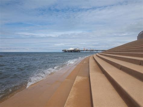 Premium Photo | Pleasure beach in blackpool