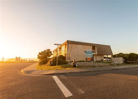 Bandon Beach Motel in Bandon Oregon during Sunset. Editorial Stock Image - Image of smalltown ...