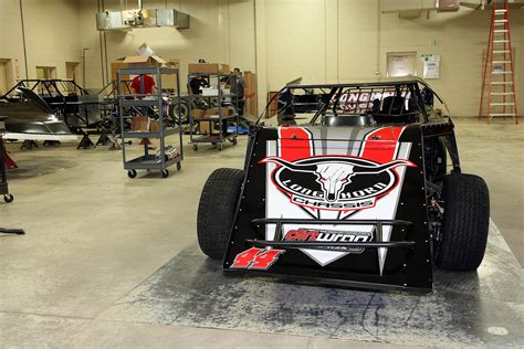 Longhorn Chassis Jumps into Modified Racing