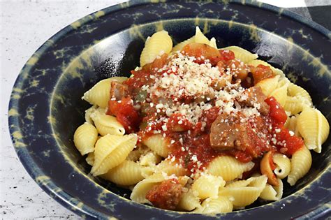 Neapolitan Pasta With Italian Sausage