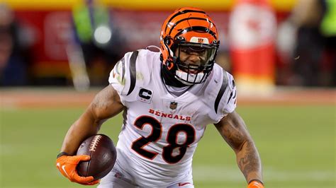 Police Surround Bengals Star Joe Mixon's Home After Shots Fired