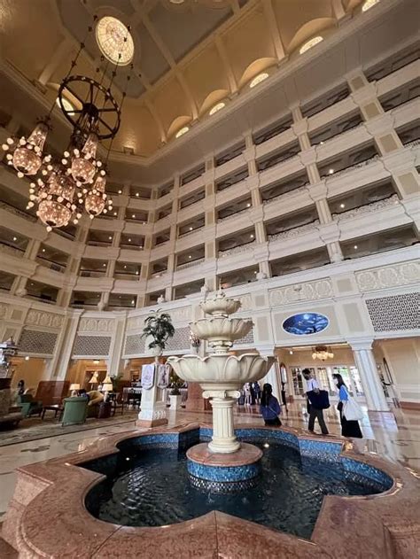 Guide to the Tokyo Disneyland Resort Hotels - KennythePirate.com