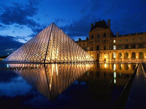 Online crop | The Louvre Museum in Paris France during nighttime HD ...