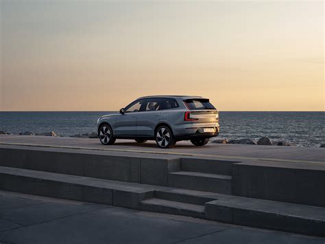 Volvo EX90 :: Behance