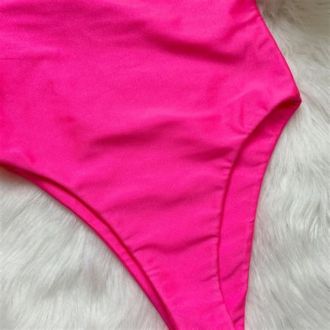 Koral Swimwear Fucsia One Piece Bathing Suit Small - Gem