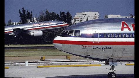 American Airlines Dc10 Loses Engine