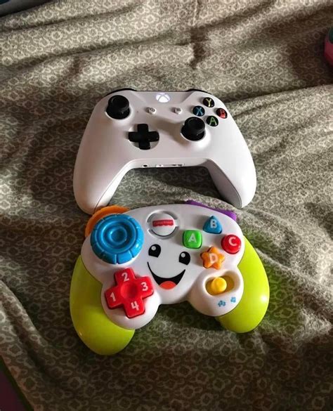 PS5 controller next to the XBox controller : r/tamago2474