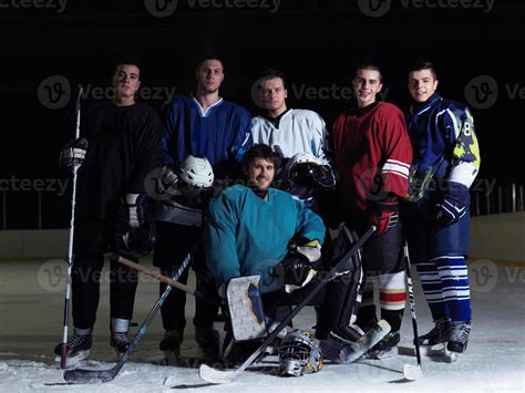 ice hockey players team 10837140 Stock Photo at Vecteezy