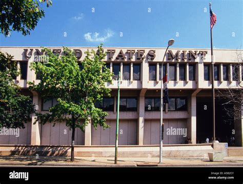 Philadelphia The United States Mint Building Stock Photo - Alamy