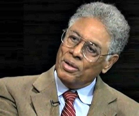 Thomas Sowell Biography - Facts, Childhood, Family Life & Achievements of Economist