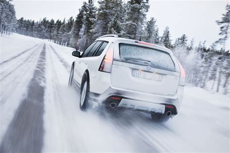 Driving in the Snow | Toyota of Orlando Tips