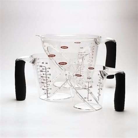 DesignApplause | Angled measuring cups. Oxo.