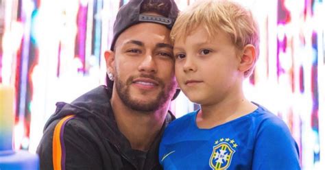 Neymar posta foto com filho para tranquilizar fãs após diagnóstico positivo para Covid-19