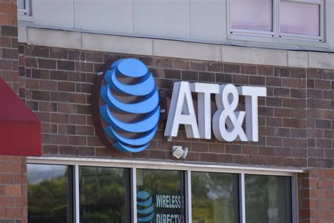 AT&T is Giving Doctors, Nurses 3 Months of Free Unlimited Service