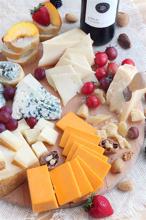 Wine and cheese party (tips to host a party)