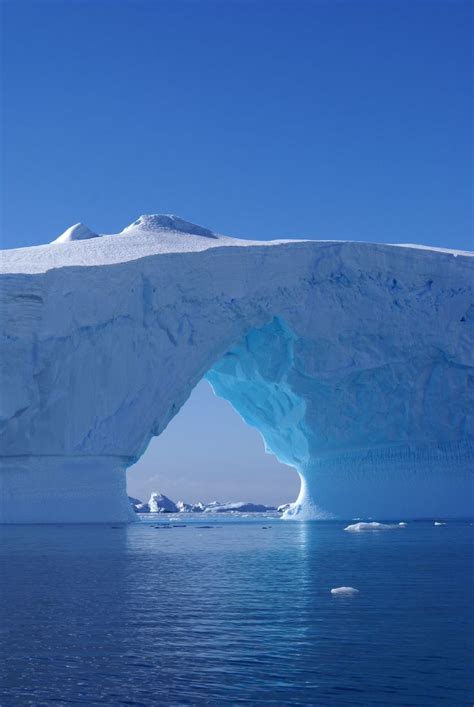 17 Best images about Arctic.Antarctica.N Pole.S Pole on Pinterest | Geography, Nature and Ice caves