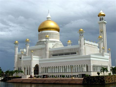 Brunei Mosque, a photo from Brunei and Muara, West | TrekEarth | Mosque, Beautiful mosques ...