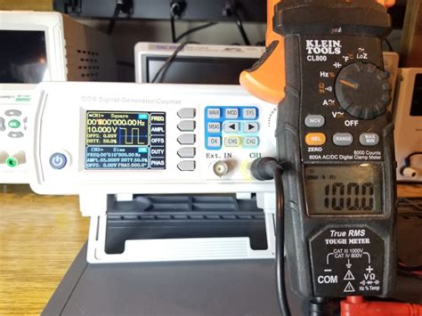 Klein CL800 Clamp Multimeter Review, Theory, and Usage - The Tech Circuit™