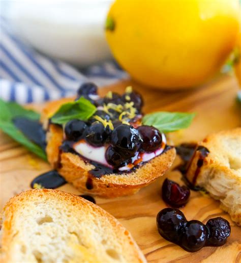 Blueberry Ricotta-Goat Cheese Crostini from The Pioneer Woman Cooks, The New Frontier | Bake at 350°