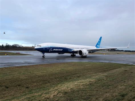 Boeing is taking a new look at its next new jet, pausing NMA work - The ...