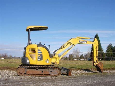 2000 Komatsu PC30 (2000 komatsu pc30mr 1)