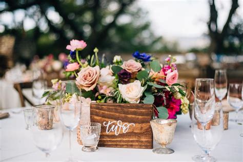 30 Rustic Wedding Centerpieces That Go Beyond The Basic Mason Jar ...