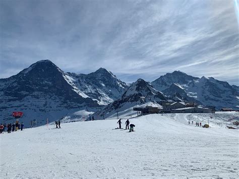 Wengen Ski Resort Info - Altitude Ski and Snowboard School in Wengen