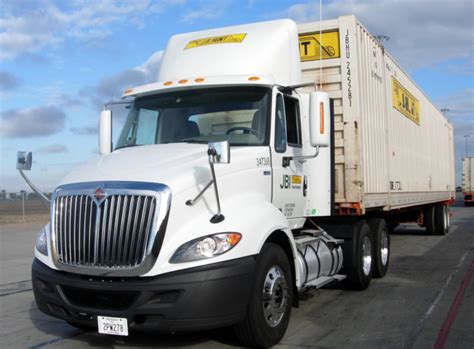 J.B. Hunt Transport Revenues Up 6% in Q1 : Fleet News Daily