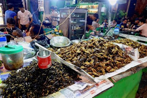 What to Eat in Yangon, Myanmar / E-lyn Tham