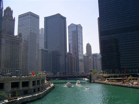 File:Chicago River from Michigan Ave.jpg - Wikimedia Commons