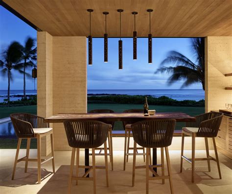 Contemporary House Captures the Informal Elegance of Hawaiian Beach ...