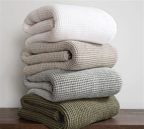 Waffle Weave Blanket | Textured throw blanket, Neutral bedroom decor, Woven blanket