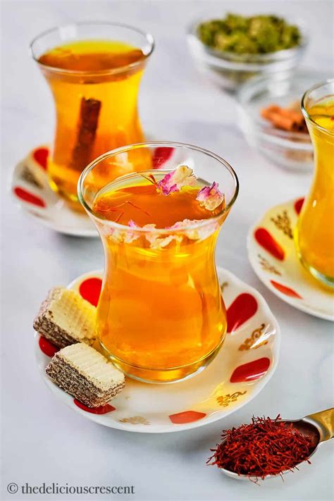 Saffron Tea (3 Ways) & Benefits - The Delicious Crescent