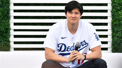 Shohei Ohtani injury update: Dodgers star says he's swinging at 100 ...