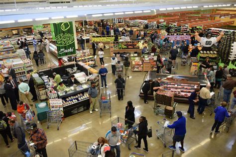 New Pricing Program Bumps Commissary Sales: Officials | Military.com