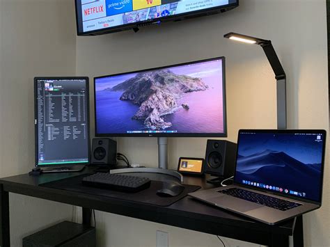 Home office setup w / MacBook Pros and dual monitors : macsetups