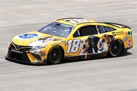 NASCAR: Dark horse replacement for Kyle Busch in 2023?