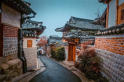 How to go to Bukchon Hanok Village - Adventures With NieNie