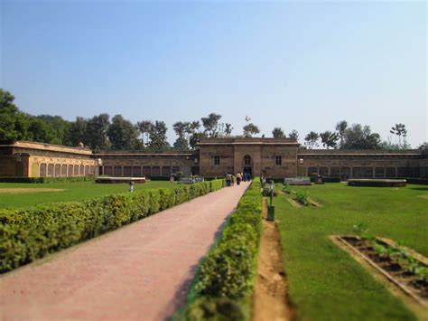 Sarnath Museum - Varanasi