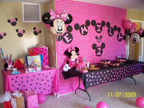 Homemade decorations | Minnie mouse birthday party decorations, Minnie ...