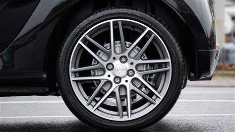 Free picture: rim, tire, fast, wheel, aluminum, car, vehicle, automotive, machine